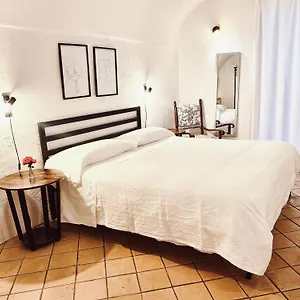 bistro-la-nuit.hotelitalianriviera.com/